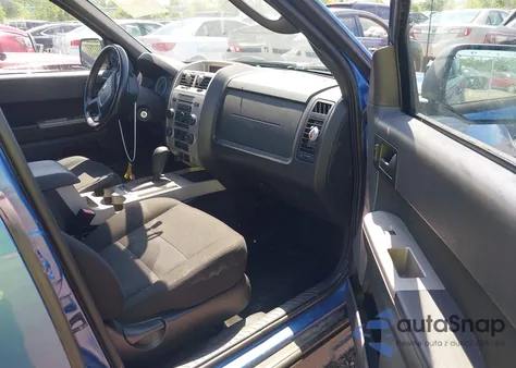 2009 Ford Escape Xlt z USA, uszkodzony, nr VIN 1FMCU03G29KA08124